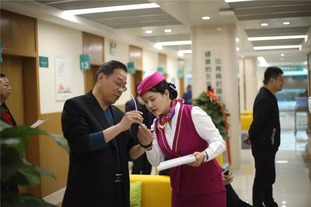 海南24小时套医保卡(北京医保卡使用指南)